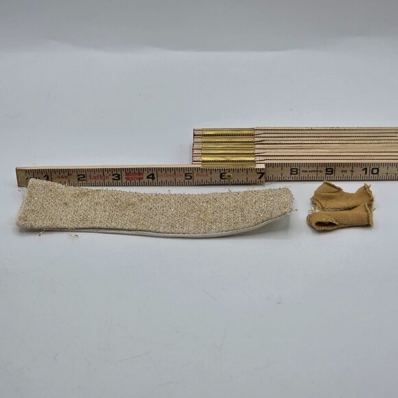 Bratz Doll Clothing Set: Style It Sasha Brown Top & Sparkly Gold Scarf - Picture 4 of 4